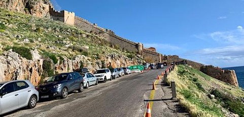 Exploring alternative visitor-flow scenarios - the road vith the many cars
